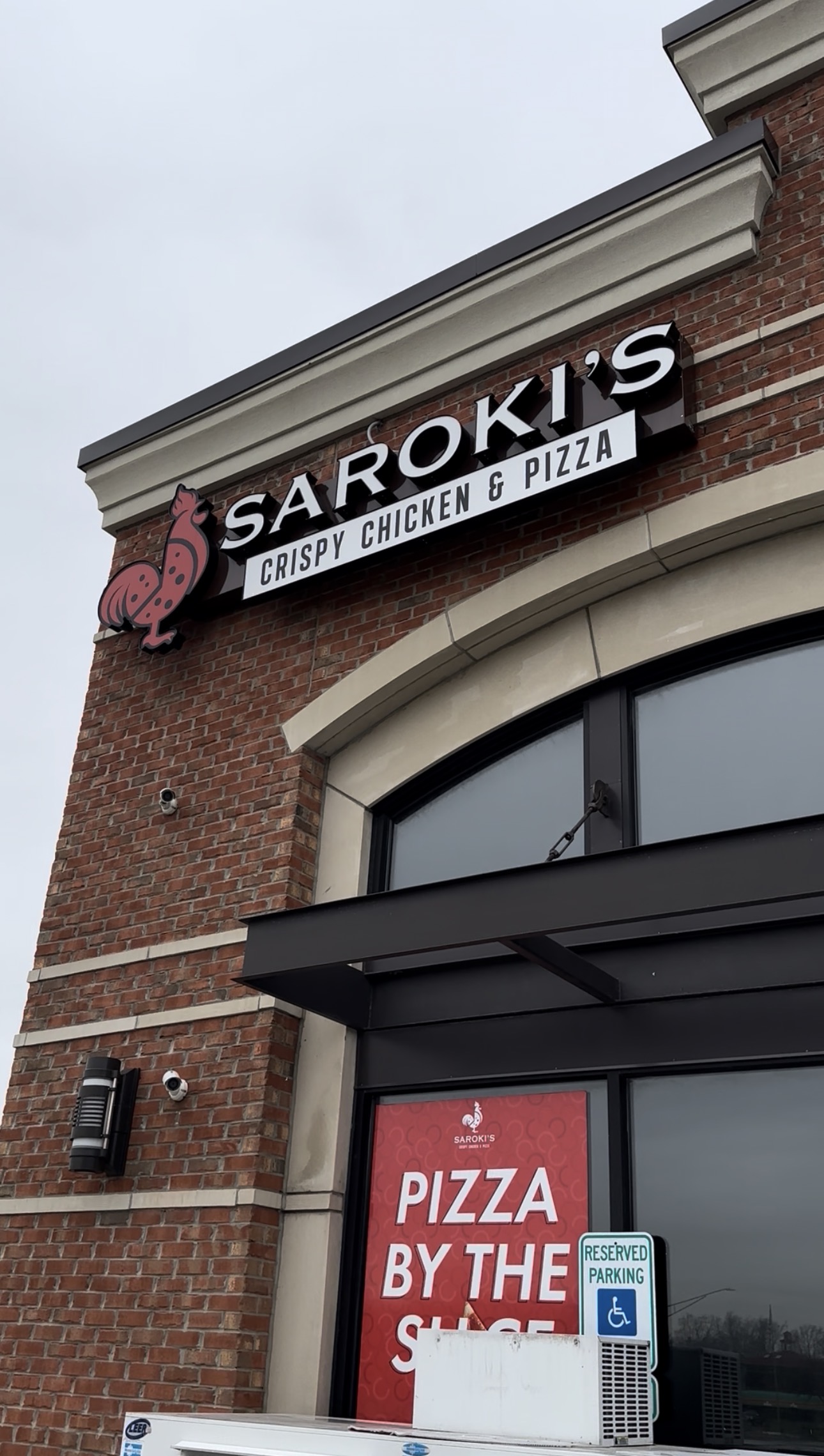 Saroki's Crispy Chicken & Pizza in Royal Oak